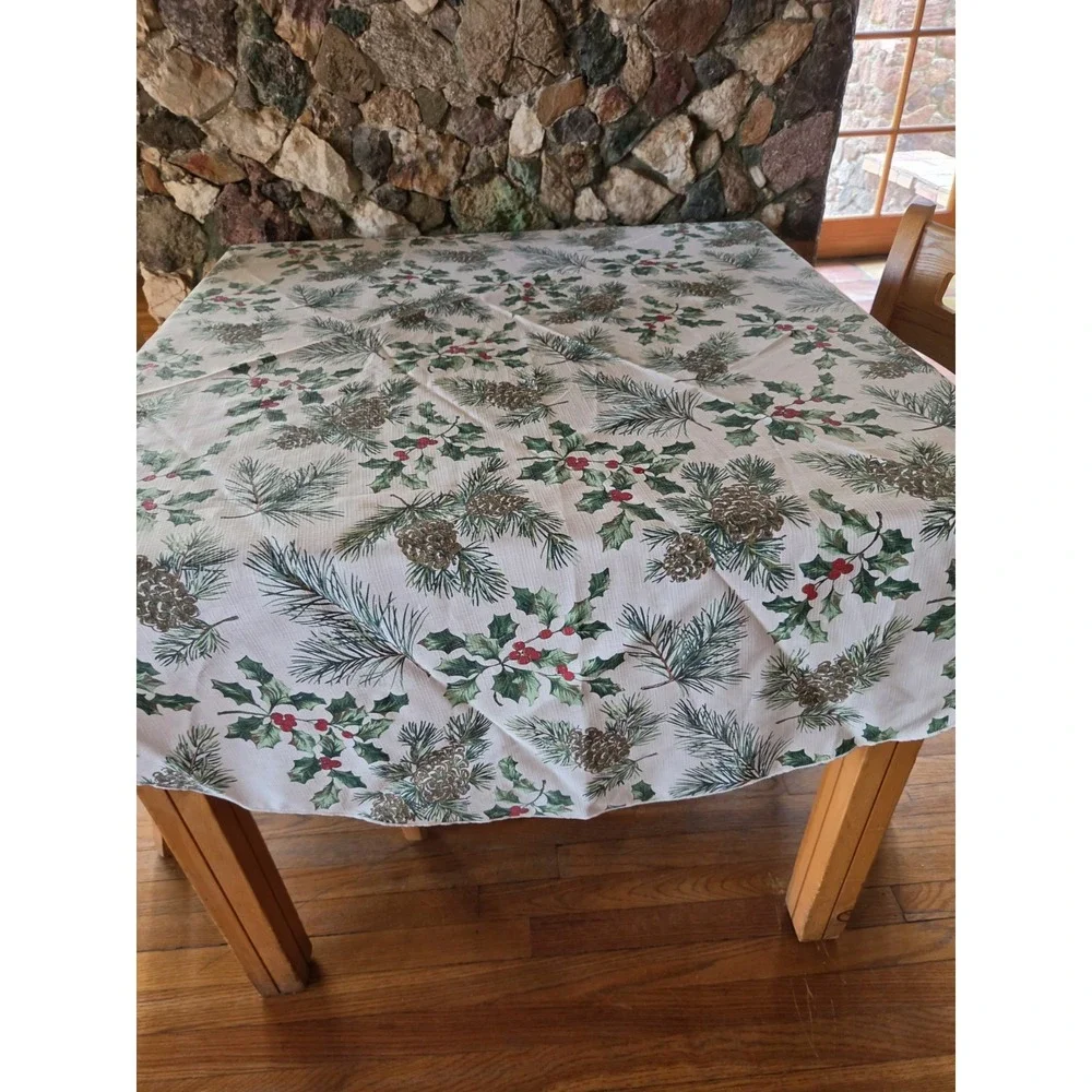 70 Round Christmas Tablecloth Green Holly Pinecones Red Berries Polyester Easy